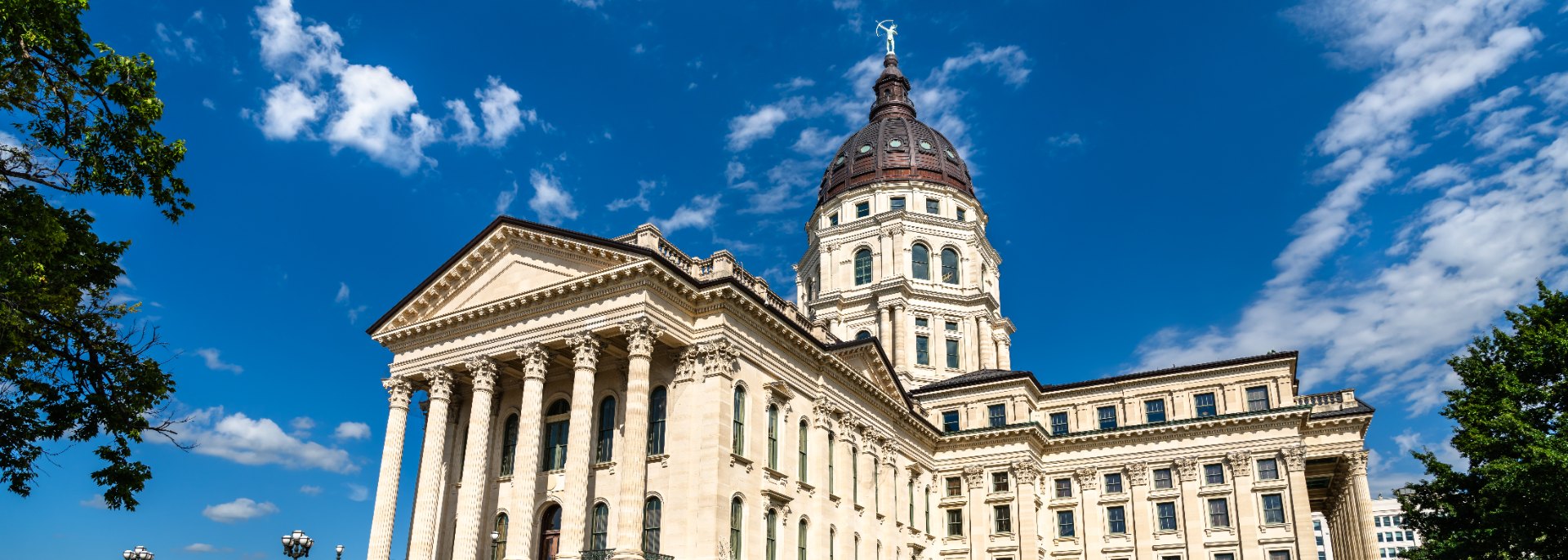 Fast, simple, and stress-free moves for families and businesses in Topeka, KS